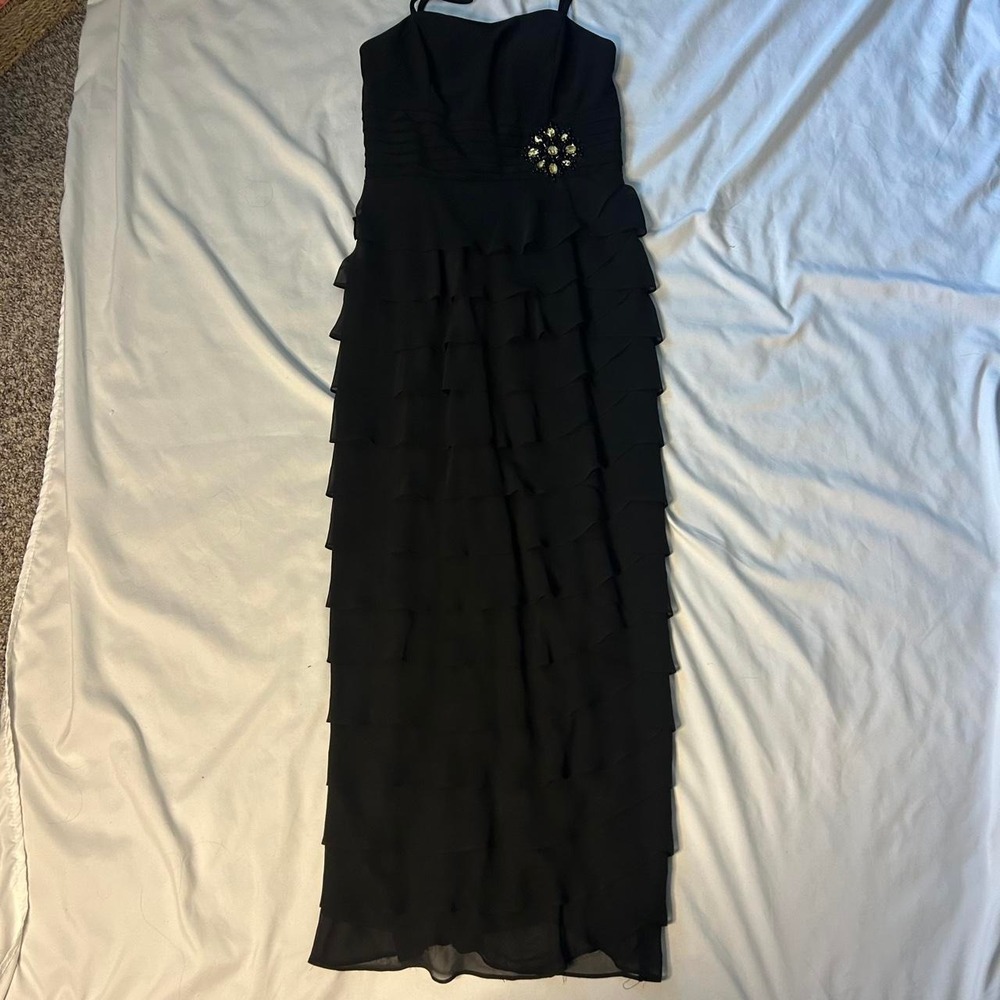 Jessica Howard Maxi Dress With Ruffles and Beaded Flower